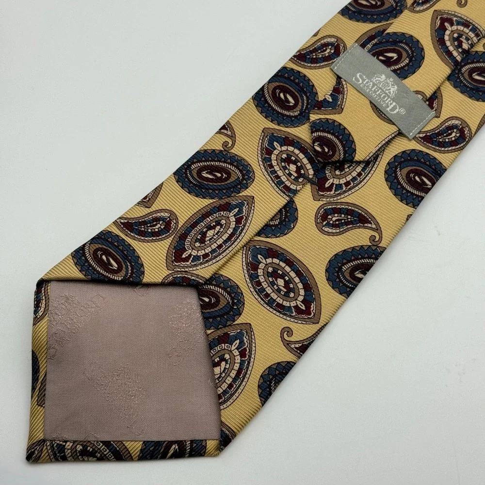 Stafford Executive Mens Gold Paisley Medallion Silk Necktie Made in‎ USA 4 Inch